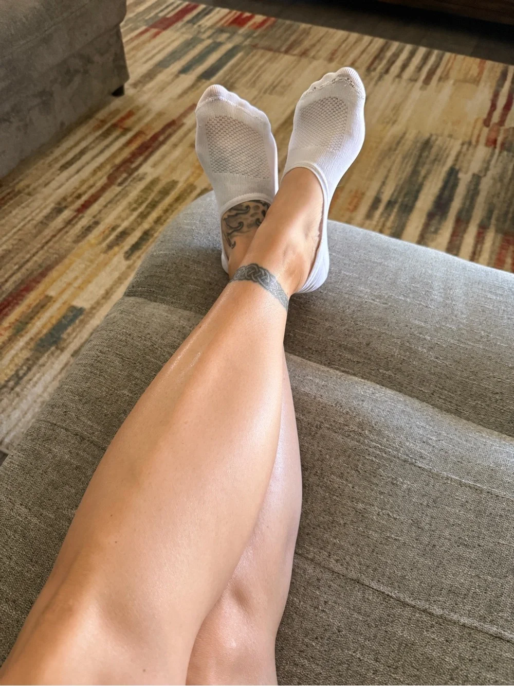 Sketchers White Gray No Show Socks Mesh Upper Gym Athleisure
